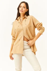 Olalook Women's Camel Collar and Stone Front Oval Woven Shirt - Image 2
