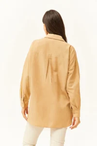 Olalook Women's Camel Collar and Stone Front Oval Woven Shirt - Image 5