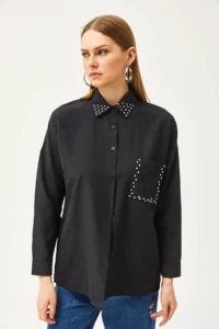 Olalook Women's Black Collar and Pocket Stone Woven Shirt - Image 4