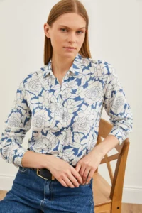 Olalook Women's Rose Indigo Patterned Woven Viscose Shirt - Image 3