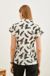 Olalook Women's Brush Black Patterned Linen Bat Shirt - Image 2