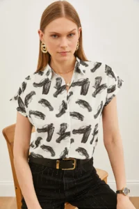 Olalook Women's Brush Black Patterned Linen Bat Shirt - Image 3
