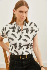 Olalook Women's Brush Black Patterned Linen Bat Shirt - Image 5