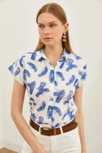 Olalook Women's Brush Navy Blue Patterned Linen Bat Shirt - Image 4