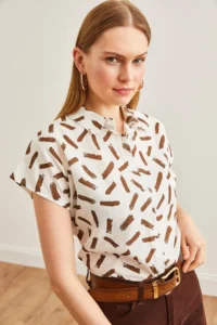 Olalook Women's Dye Bitter Brown Patterned Linen Bat Shirt - Image 3
