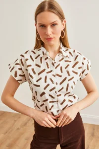 Olalook Women's Dye Bitter Brown Patterned Linen Bat Shirt - Image 4