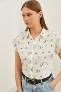 Olalook Women's Ecru Coral Patterned Linen Bat Shirt - Image 4