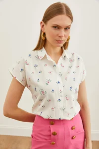 Olalook Women's Ecru Fuchsia Patterned Linen Bat Shirt - Image 5