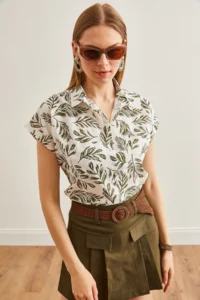 Olalook Women's Leaf Khaki Patterned Linen Bat Shirt - Image 2