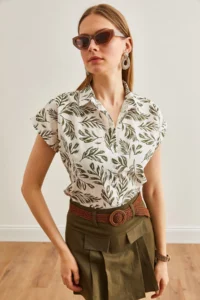 Olalook Women's Leaf Khaki Patterned Linen Bat Shirt - Image 3