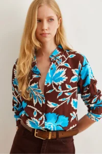 Olalook Women's Bitter Brown Leaf Patterned Loose Woven Viscose Shirt - Image 5