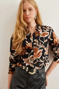 Olalook Women's Black Leaf Patterned Flowy Woven Viscose Shirt - Image 5