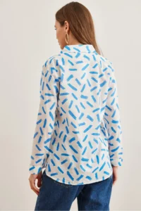 Olalook Women's Blue Cuffed Linen Shirt - Image 2