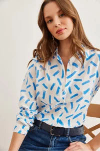 Olalook Women's Blue Cuffed Linen Shirt - Image 3