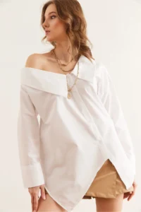 Olalook Women's White Collar Detailed Asymmetrical Woven Shirt - Image 4