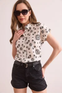 Olalook Women's Motif Black Flamed Linen Content Bat Shirt - Image 5