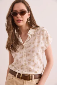 Olalook Women's Pixel Beige Flared Linen Bat Shirt - Image 5