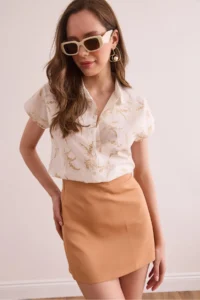 Olalook Women's Leaf Beige Flared Linen Content Bat Shirt - Image 3