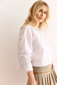 Olalook Women's White Lace Detailed Crop Woven Shirt - Image 4