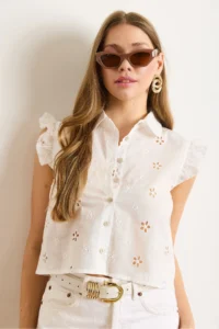 Olalook Women's White Baby Collar Crop Cotton Scallop Shirt - Image 3
