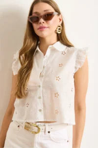 Olalook Women's White Baby Collar Crop Cotton Scallop Shirt - Image 4