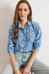 Olalook Women's Light Blue Ivy Scalloped Denim Look Shirt - Image 4