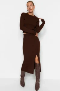 TRENDYOLMİLLA Brown Crop Knitwear Top and Bottom Set - Image 4