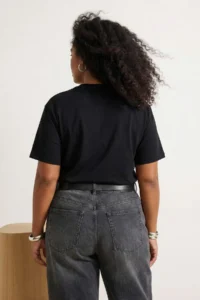 Trendyol Curve Black Crew Neck Snap Button Detailed Knitting Plus Size Oversized Crop Size T-Shirt - Image 2