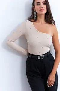 Cool & Sexy Women Cream Stoned Single Arm Crop Blouse - Image 3