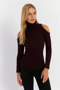 Cool & Sexy Women Plum Shoulders Light Camisole Blouse - Image 4