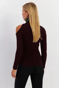 Cool & Sexy Women Plum Shoulders Light Camisole Blouse - Image 6