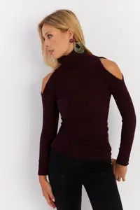 Cool & Sexy Women Plum Shoulders Light Camisole Blouse - Image 7