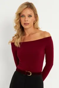 Cool & Sexy Women Burgundy Blouse - Image 5
