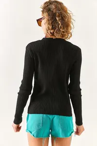 Olalook Women's Black Accessory Pocket Detailed Buttoned Cardigan - Image 5