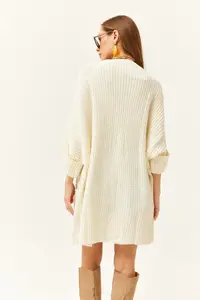 Olalook Women's Ecru Sleeves, Folded Pockets, Thick Oversize Cardigan - Image 3