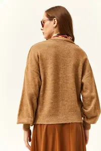 Olalook Women's Camel Stone Buttoned Soft Textured Knitwear Cardigan - Image 4