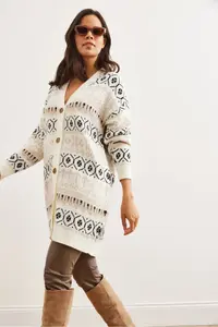 Olalook Women's Ecru Ethnic Patterned Oversize Knitwear Cardigan - Image 5