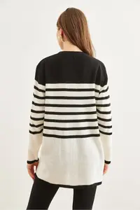 Olalook Women's Black Striped Metal Buttoned Knitwear Cardigan - Image 7