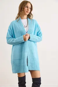 Olalook Women's Baby Blue Pocket Collar Detailed Soft Textured Knitwear Cardigan - Image 3