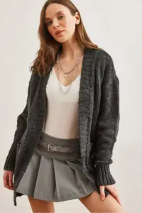 Olalook Women's Anthracite Pocket Soft Textured Knitwear Cardigan - Image 4