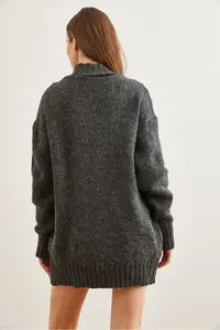 Olalook Women's Anthracite Pocket Soft Textured Knitwear Cardigan - Image 6