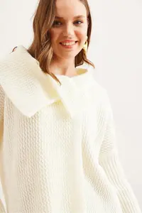 Olalook Women's Ecru Wrap Collar Buttoned Knitwear Cardigan - Image 5