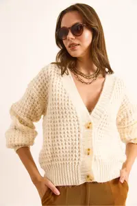 Olalook Women's Ecru 3 Button Soft Textured Knitwear Cardigan - Image 5