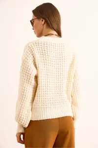Olalook Women's Ecru 3 Button Soft Textured Knitwear Cardigan - Image 7