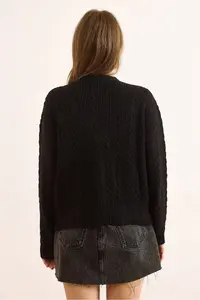 Olalook Women's Black Wave Detailed Soft Textured Cardigan - Image 2