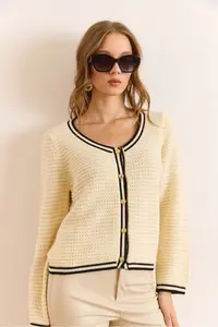 Olalook Women's Ecru V-Neck Stripe Detailed Textured Knitwear Cardigan - Image 3