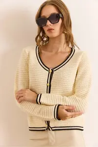 Olalook Women's Ecru V-Neck Stripe Detailed Textured Knitwear Cardigan - Image 4