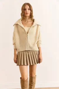 Olalook Women's Ecru Wide Collar Zippered Soft Textured Knitwear Cardigan - Image 2