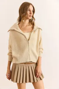 Olalook Women's Ecru Wide Collar Zippered Soft Textured Knitwear Cardigan - Image 5