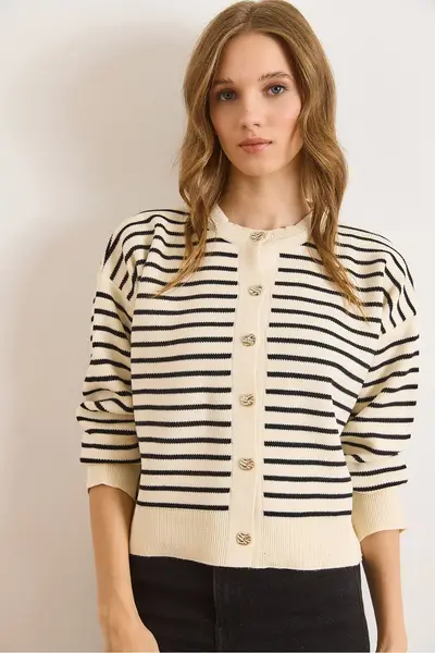 HRK-19000412-WHITE-BLACK_1